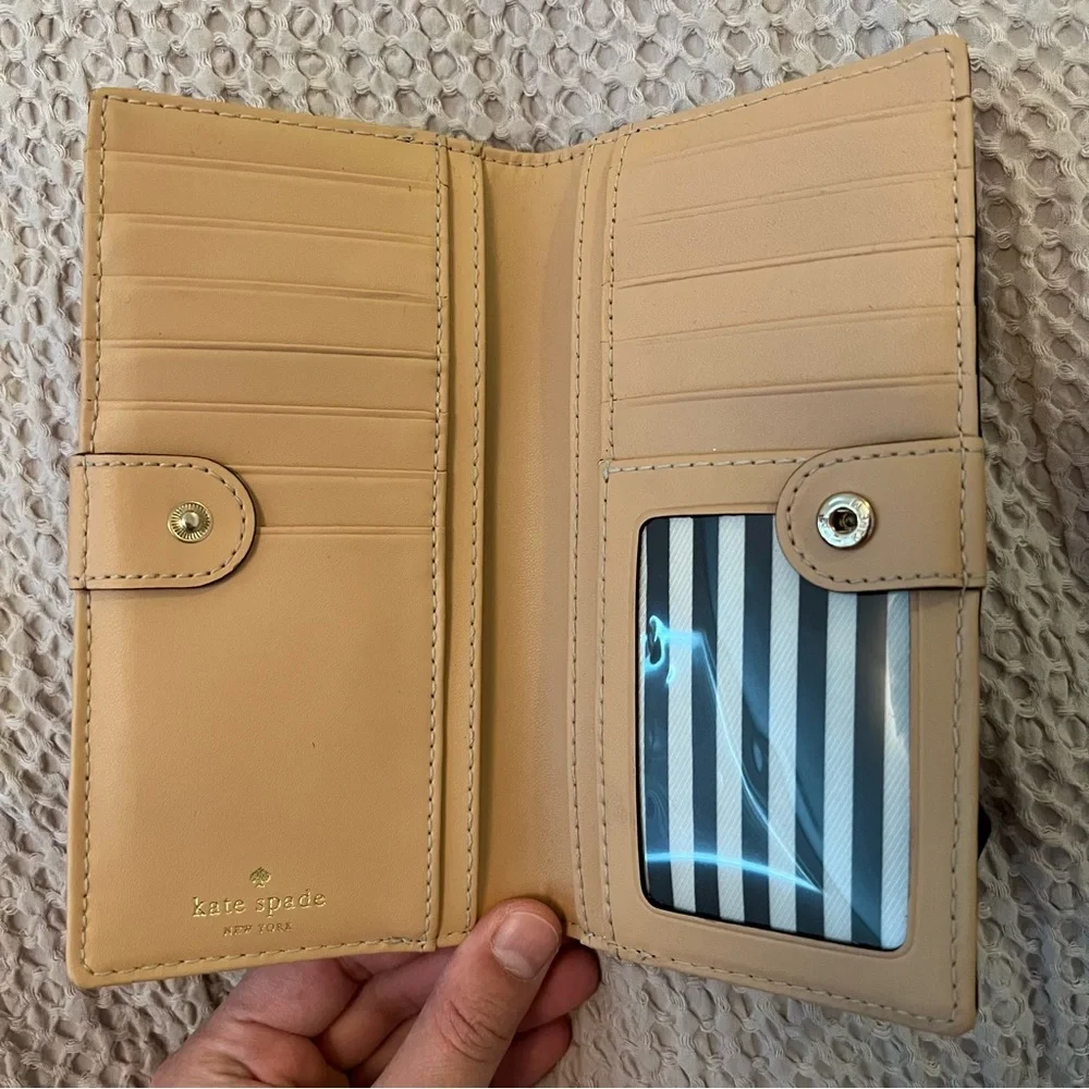 Kate Spade Black and‎ White Leather Wallet